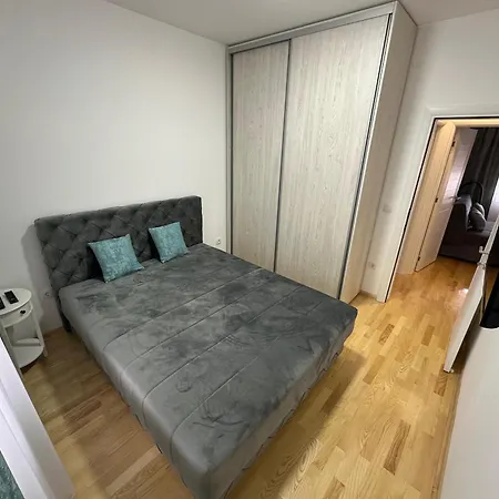 Stan Sa 3 Spavace Sobe קרגיובאק