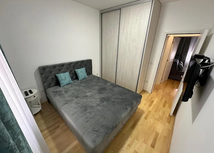 Stan Sa 3 Spavace Sobe Kragujevac