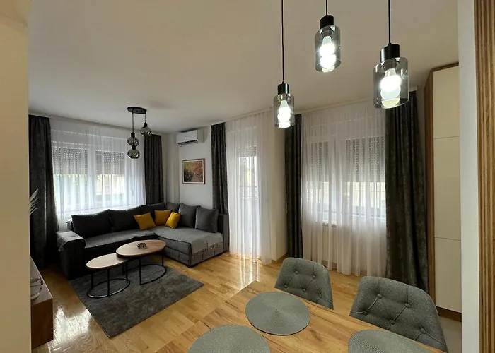 Stan Sa 3 Spavace Sobe Apartman Kragujevac