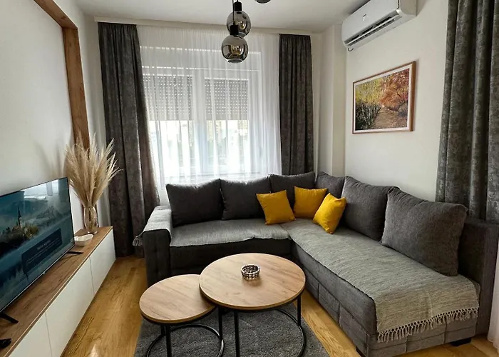 Stan Sa 3 Spavace Sobe *